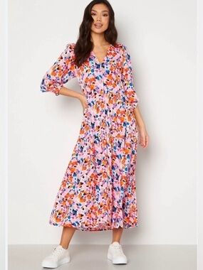 YAS Alira NEW with tags tiered soft pink multicoloured floral maxi dress Medium